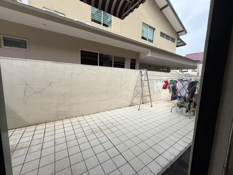 Bedok Ria Crescent Terraced House For Sale at S$ 4,800,000 | PropertyGuru Singapore - Outdoor Yard