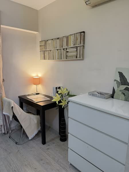 18 Cantonment Close HDB Flat For Sale at S$ 778,000 | PropertyGuru Singapore - Study