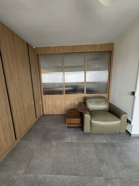 239 Lorong 1 Toa Payoh, 239 Lorong 1 Toa Payoh, 3 Bedrooms, 1,108 sqft, HDB Flat For Rent, by Junhan Wu, 500067674 - Lounge - PropertyGuru.com.sg