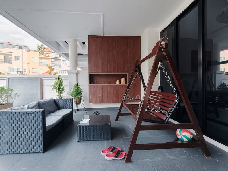 Villa Verde Terraced House For Sale at S$ 2,900,000 | PropertyGuru Singapore - Balcony