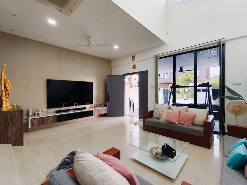 Villa Verde Terraced House For Sale at S$ 2,900,000 | PropertyGuru Singapore - Living Room