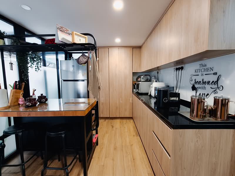 Villa Verde Terraced House For Sale at S$ 2,900,000 | PropertyGuru Singapore - Kitchen