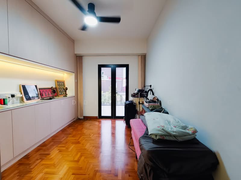 Villa Verde Terraced House For Sale at S$ 2,900,000 | PropertyGuru Singapore - Living Room