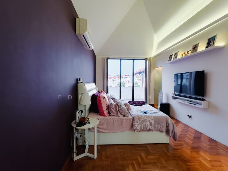 Villa Verde Terraced House For Sale at S$ 2,900,000 | PropertyGuru Singapore - MasterBedroom