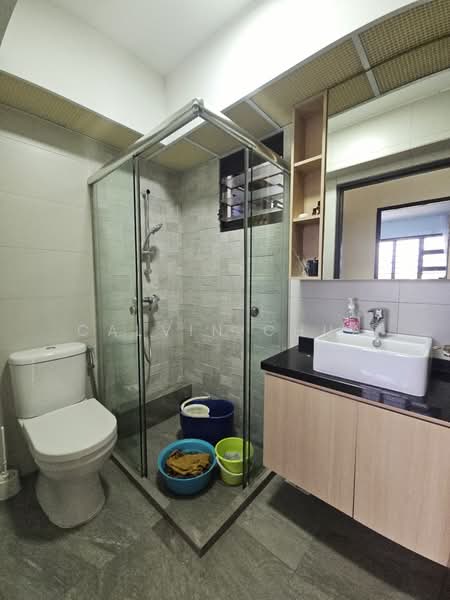 33 Ghim Moh Link HDB Flat For Sale at S$ 1,200,000 | PropertyGuru Singapore - Bathroom