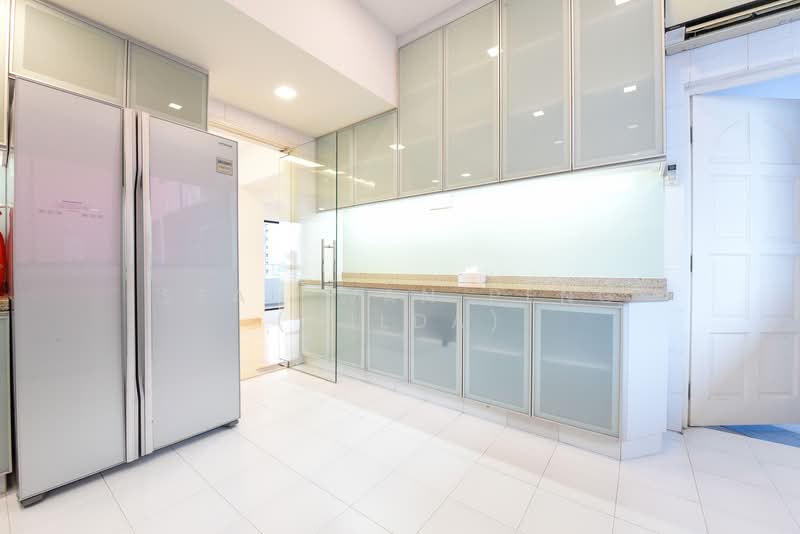 Leonie Condotel, 2 Leonie Hill Road, 5 Bedrooms, 3,600 sqft, Condominium For Rent, by Seah Wan Peng (Gilda), 500067707 - Kitchen - PropertyGuru.com.sg