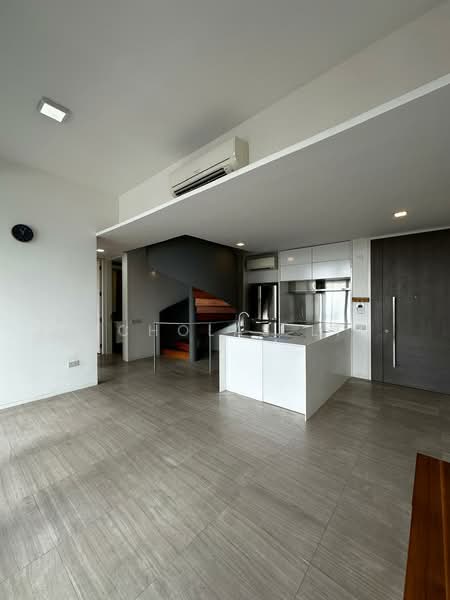 Seletar Park Residence Condominium For Sale at S$ 1,648,888 | PropertyGuru Singapore - Kitchen