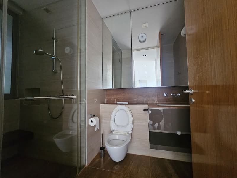 Hilltops, 99 Cairnhill Circle, 2 Bedrooms, 829 sqft, Condominium For Rent, by Hazel Tea, 500067720 - Bathroom - PropertyGuru.com.sg