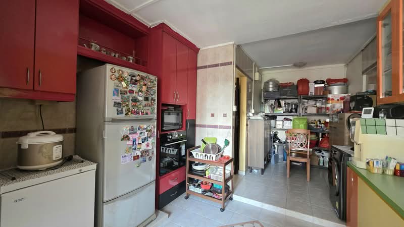 549 Jurong West Street 42 HDB Flat For Sale at S$ 830,000 | PropertyGuru Singapore - Kitchen