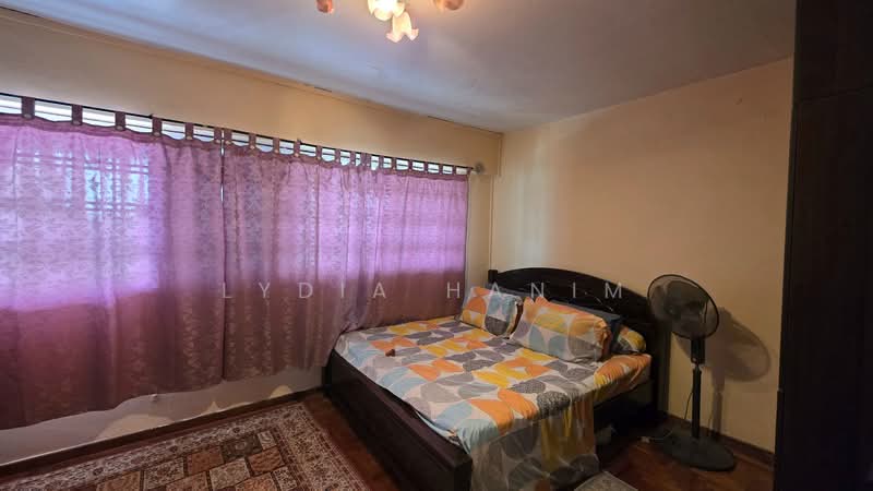 549 Jurong West Street 42 HDB Flat For Sale at S$ 830,000 | PropertyGuru Singapore - Bedroom