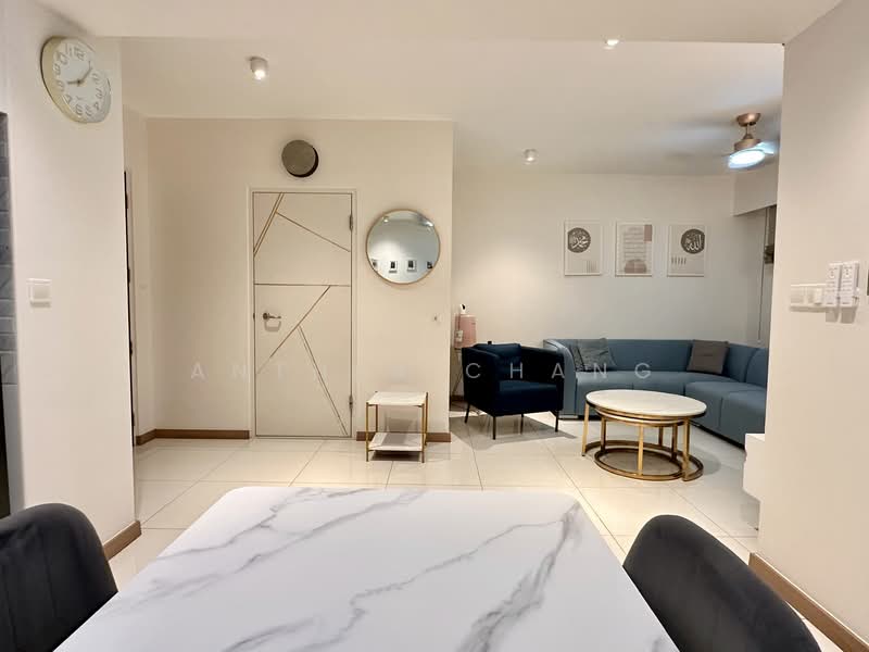 227A Ang Mo Kio Street 23 HDB Flat For Sale at S$ 1,000,000 | PropertyGuru Singapore - Living Room