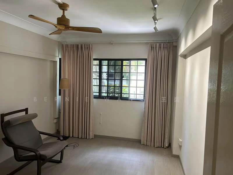 306 Ang Mo Kio Avenue 1 HDB Flat For Sale at S$ 720,000 | PropertyGuru Singapore - Living Room