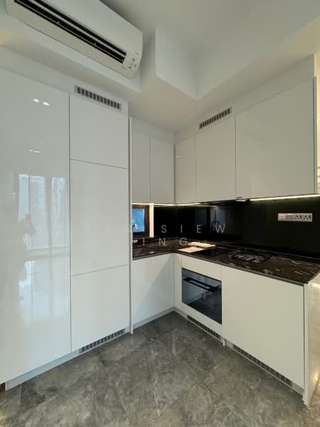 Midtown Bay, 122 Beach Road, 2 Bedrooms, 743 sqft, Condominium For Rent, by Tan Siew Ling, 500067754 - Kitchen - PropertyGuru.com.sg