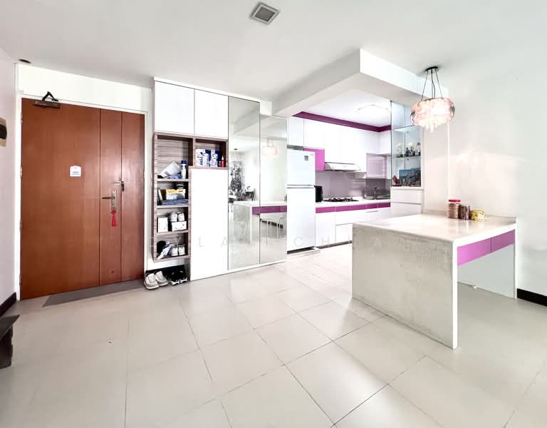 416 Clementi Avenue 1 HDB Flat For Sale at S$ 1,100,000 | PropertyGuru Singapore - Kitchen