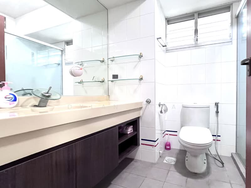416 Clementi Avenue 1 HDB Flat For Sale at S$ 1,100,000 | PropertyGuru Singapore - Bathroom
