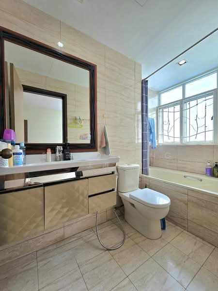 Casablanca Condominium For Sale at S$ 1,400,000 | PropertyGuru Singapore - Master bathroom
