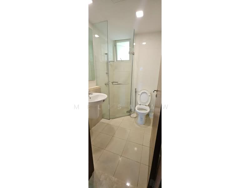 Edelweiss Park Condo Condominium For Sale at S$ 1,800,000 | PropertyGuru Singapore - Bathroom