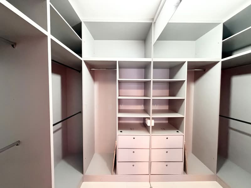 617 Hougang Avenue 8 HDB Flat For Sale at S$ 400,000 | PropertyGuru Singapore