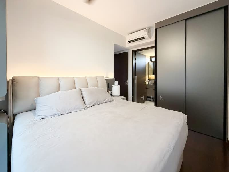 The Commodore Condominium For Sale at S$ 1,890,000 | PropertyGuru Singapore - Bedroom