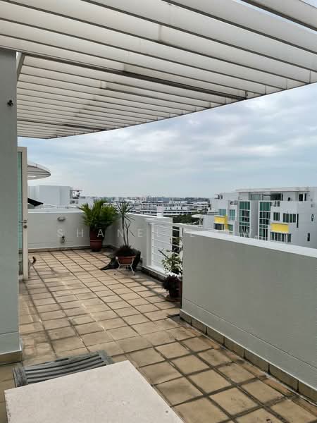Sunglade Condominium For Sale at S$ 2,800,000 | PropertyGuru Singapore - Balcony