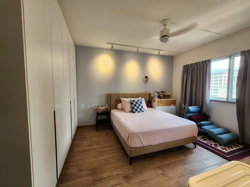 257 Bishan Street 22 HDB Flat For Sale at S$ 1,500,000 | PropertyGuru Singapore - Guest Bedroom