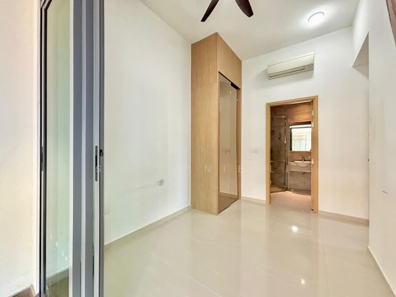 Flora View Apartment For Sale at S$ 1,230,000 | PropertyGuru Singapore - Interior