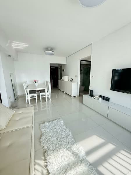 441B Clementi Avenue 3 HDB Flat For Sale at S$ 1,540,000 | PropertyGuru Singapore - Living Room