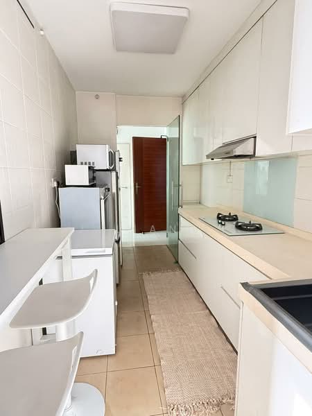 441B Clementi Avenue 3 HDB Flat For Sale at S$ 1,540,000 | PropertyGuru Singapore - Kitchen