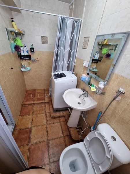 550 Pasir Ris Street 51, 550 Pasir Ris Street 51, 4 Bedrooms, 1,550 sqft, HDB Flat For Rent, by Linda Loh, 500067833 - Bathroom - PropertyGuru.com.sg