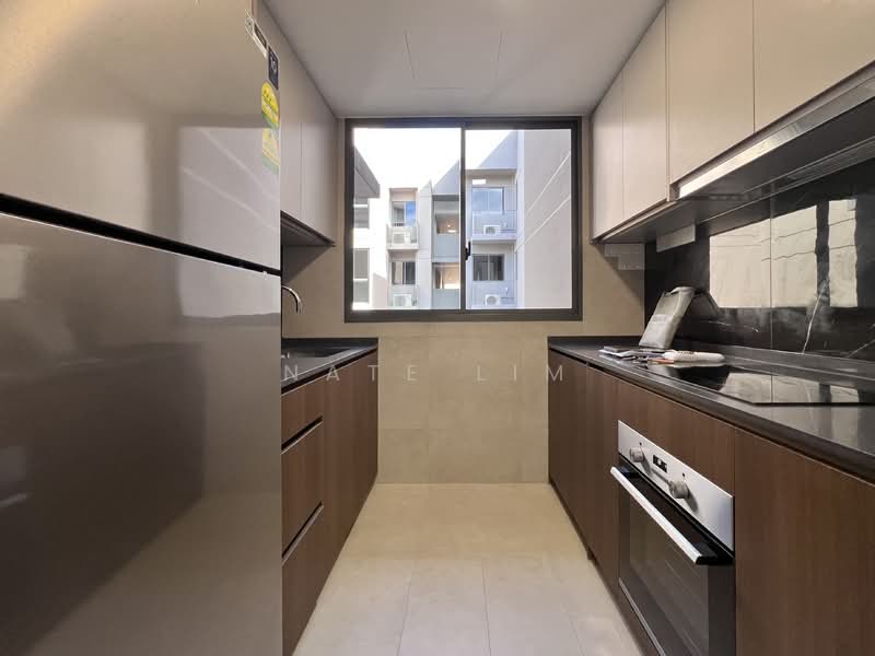 The Watergardens at Canberra Condominium For Sale at S$ 1,650,000 | PropertyGuru Singapore - Kitchen