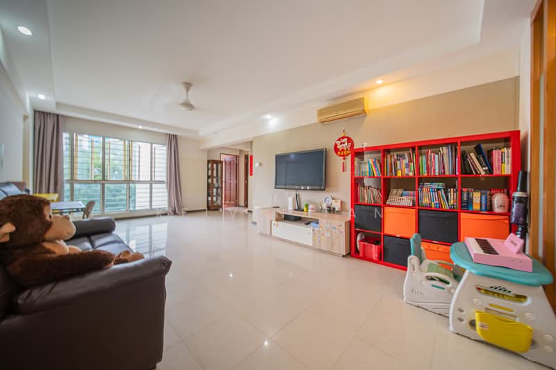 132 Edgedale Plains HDB Flat For Sale at S$ 650,000 | PropertyGuru Singapore - Living Room