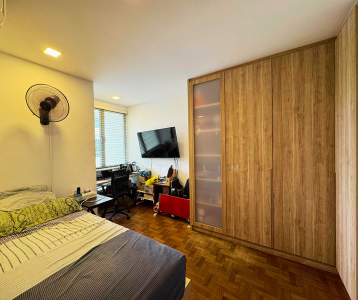 Maple Woods Condominium For Sale at S$ 4,400,000 | PropertyGuru Singapore - Bedroom