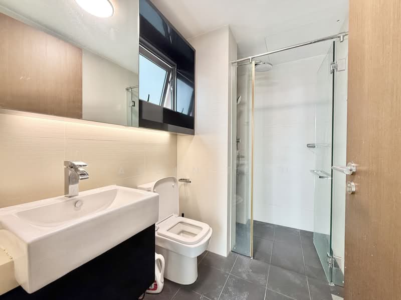 iSuites @ Marshall, 99 Marshall Road, 1 Bedroom, 355 sqft, Apartment For Rent, by Jayden Teoh, 500067852 - Bathroom - PropertyGuru.com.sg