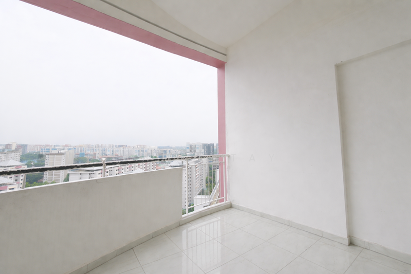 372 Hougang Street 31 HDB Flat For Sale at S$ 1,000,000 | PropertyGuru Singapore - Balcony