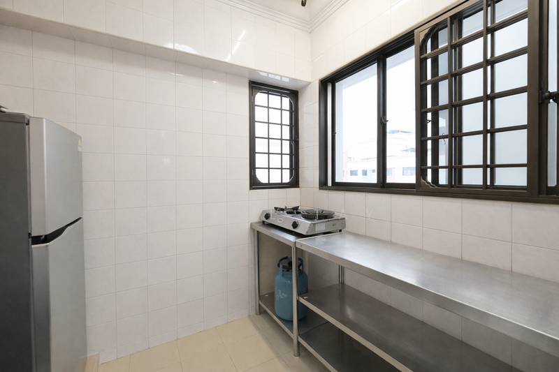 372 Hougang Street 31 HDB Flat For Sale at S$ 1,000,000 | PropertyGuru Singapore - Kitchen