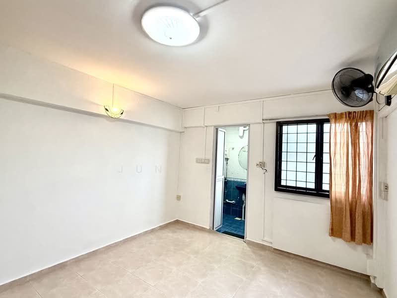 279 Yishun Street 22 HDB Flat For Sale at S$ 530,000 | PropertyGuru Singapore - Interior