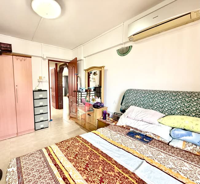 279 Yishun Street 22 HDB Flat For Sale at S$ 530,000 | PropertyGuru Singapore - Bedroom