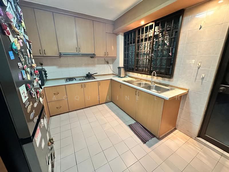 510 Woodlands Drive 14 HDB Flat For Sale at S$ 748,888 | PropertyGuru Singapore - Kitchen