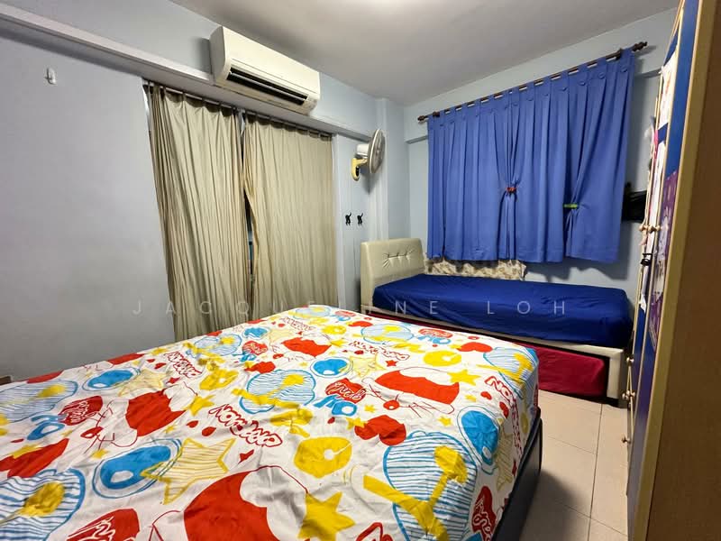 510 Woodlands Drive 14 HDB Flat For Sale at S$ 748,888 | PropertyGuru Singapore - Bedroom