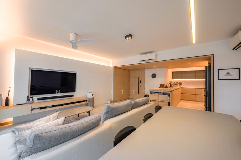 619A Tampines Street 61 HDB Flat For Sale at S$ 980,000 | PropertyGuru Singapore - Living Room