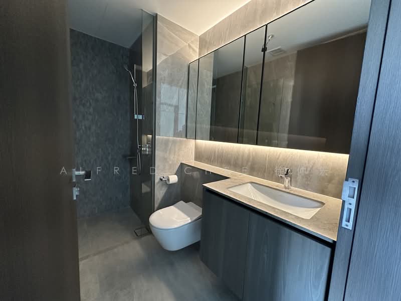 Piccadilly Grand Condominium For Sale at S$ 1,848,000 | PropertyGuru Singapore - Common Bathroom