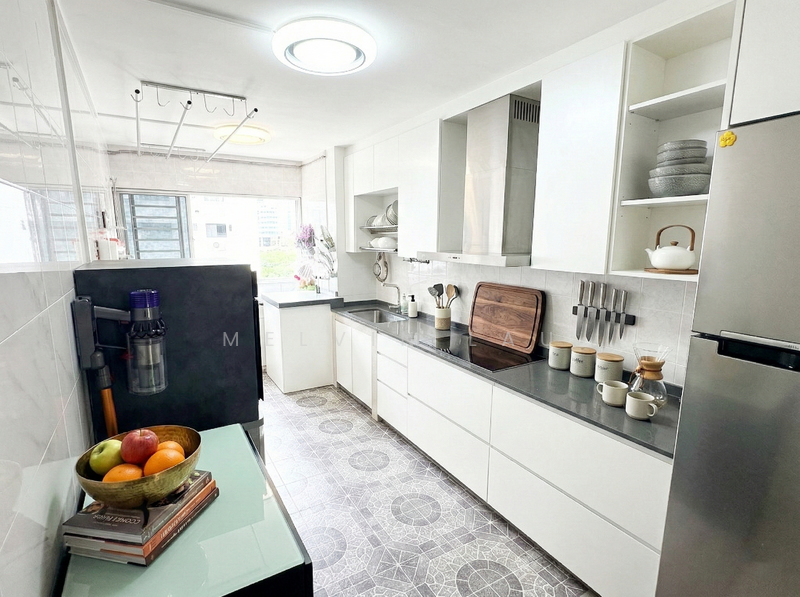 315 Ubi Avenue 1 HDB Flat For Sale at S$ 660,000 | PropertyGuru Singapore - Kitchen