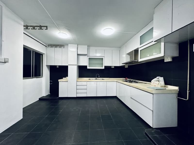 272 Pasir Ris Street 21 HDB Flat For Sale at S$ 600,000 | PropertyGuru Singapore - Kitchen