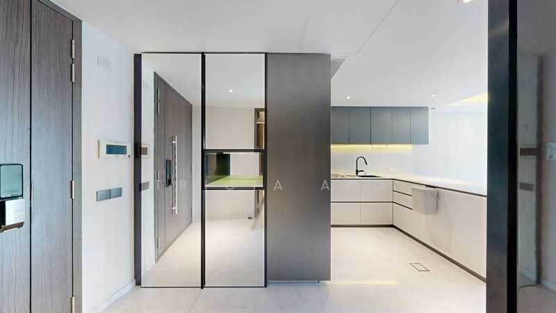 Cairnhill Nine Condominium For Sale at S$ 2,000,000 | PropertyGuru Singapore - Kitchen