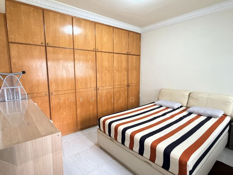 267 Toh Guan Road HDB Flat For Sale at S$ 818,000 | PropertyGuru Singapore - Bedroom