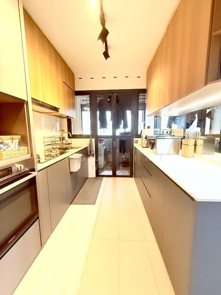 118A Alkaff Crescent HDB Flat For Sale at S$ 1,250,000 | PropertyGuru Singapore - Kitchen