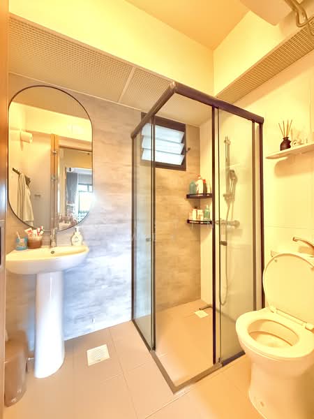 118A Alkaff Crescent HDB Flat For Sale at S$ 1,250,000 | PropertyGuru Singapore - Common Bathroom