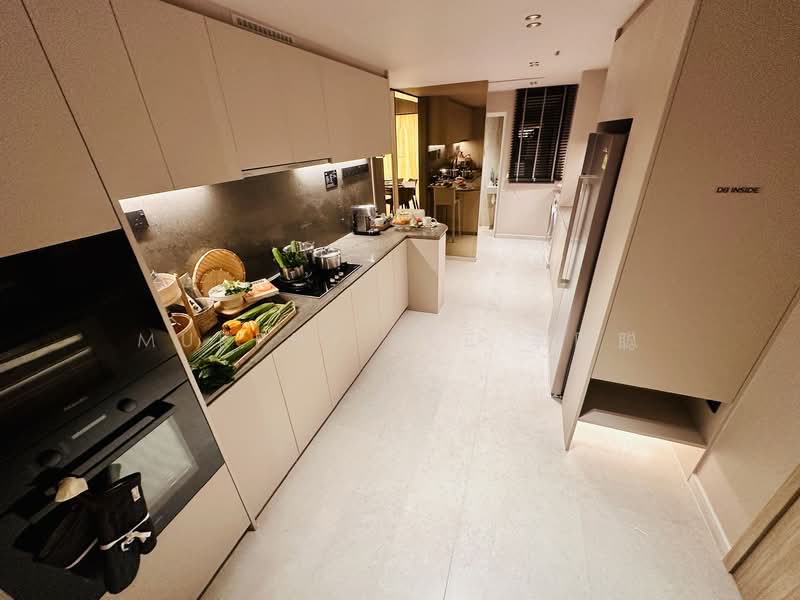 River Modern Condominium For Sale at S$ 5,995,000 | PropertyGuru Singapore - Kitchen