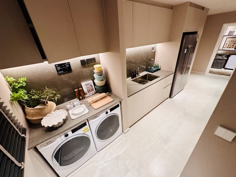 River Modern Condominium For Sale at S$ 5,995,000 | PropertyGuru Singapore - Kitchen