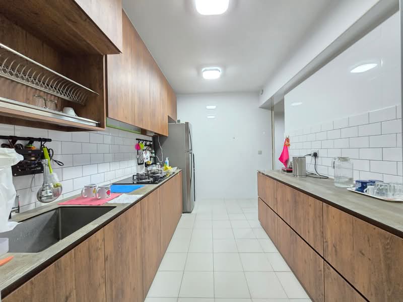 162A Rivervale Crescent HDB Flat For Sale at S$ 728,000 | PropertyGuru Singapore - Kitchen